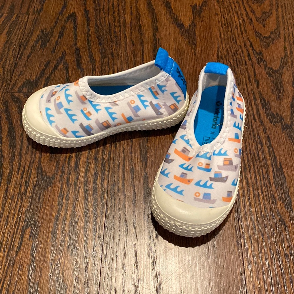 Victoria x Jessica Nielsen summer/water sneakers
